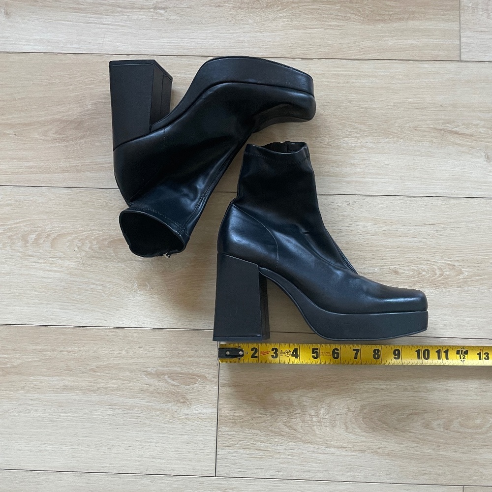Pull & Bear Black Platform faux leather ankle boots